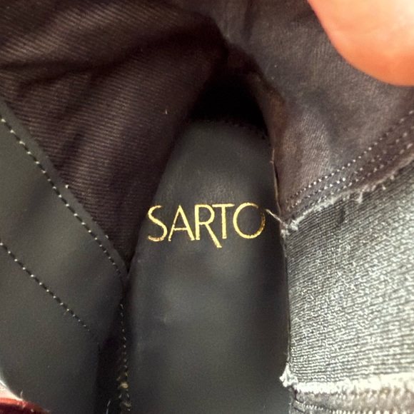 NWOT - Sarto by Franco Sarto Anina Bootie - Color: Bordeaux - Size 7 - Picture 7 of 8
